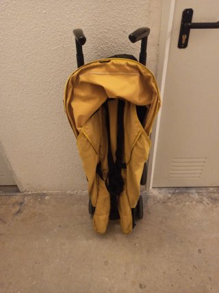 Silla de paseo Peg-Perego amarilla