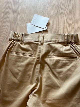 COS – Organic Cotton Tailored Bermuda Shorts –