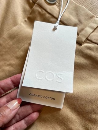 COS – Organic Cotton Tailored Bermuda Shorts –