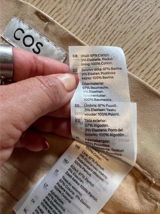 COS – Organic Cotton Tailored Bermuda Shorts –