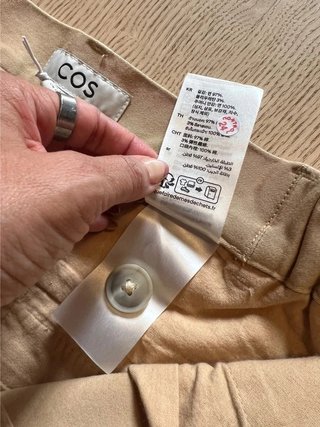 COS – Organic Cotton Tailored Bermuda Shorts –
