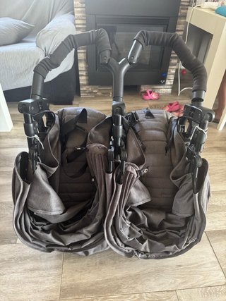 Silla de paseo gemelar gris