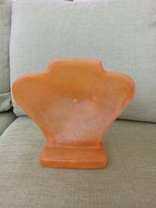 Busto expositor collares naranja
