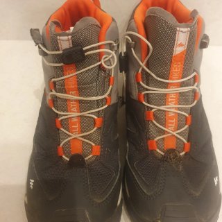 Botas montaña Quechua impermeables talla 37
