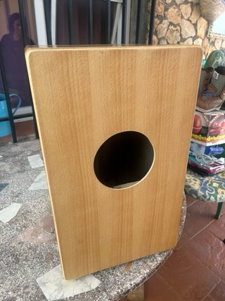 Cajón Flamenco Stagg con funda