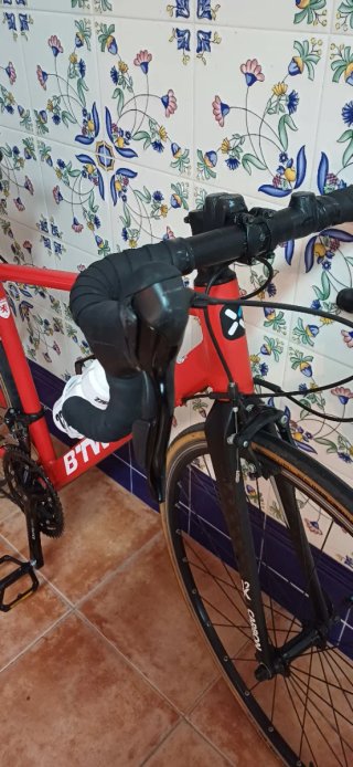 Bicicleta carretera B-TWIN Talla S Roja