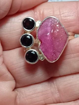 Anillo Plata Ley turmalina rosa y granate