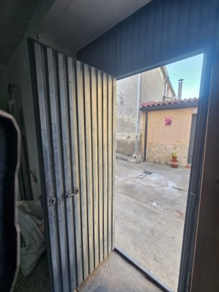 Puerta Nave Garaje Metal con Puerta Peatonal