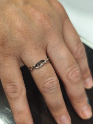 Anillo oro y diamantes.
