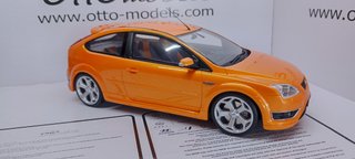Ford Focus ST mk2 Naranja 1/18 Otto