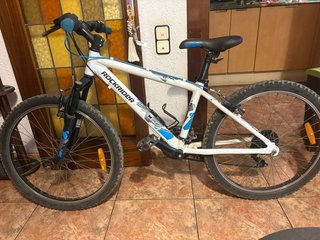 Bicicleta Rockrider Blanca y Azul