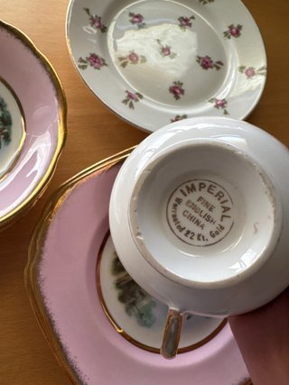 Vajilla Vintage Rosa y Dorada