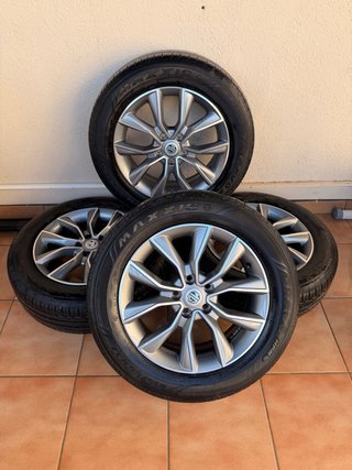 Llantas MG con Neumáticos Maxxis