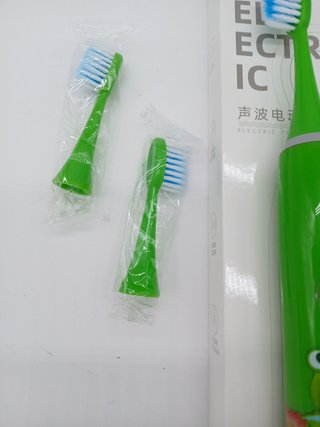 Pwsap Kids Electric Toothbrush, Sonic Toothbrush for Kids, 3-12 Years Old and 4 Brush Heads, for Boy