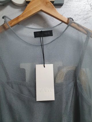 Blusa Zara con top semitransparente