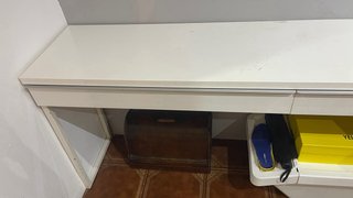 Mesa recibidor blanca