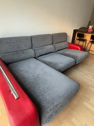 Sofá Chaiselongue Gris y Rojo