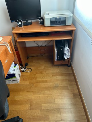 Mesa de oficina, silla, mesa de ordenador