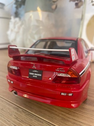 Mitsubishi Lancer Evo VI Tommi Makinen 1:18 otto