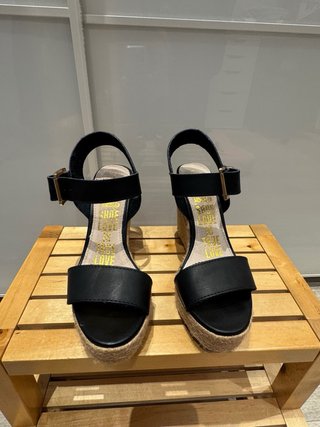 Sandalias cuña negras