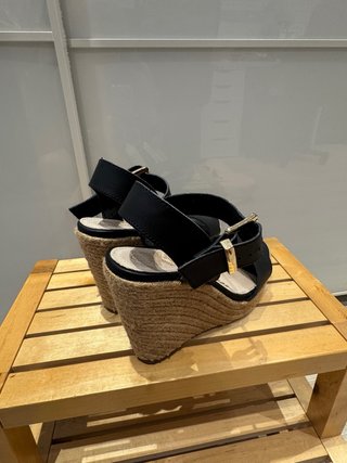 Sandalias cuña negras