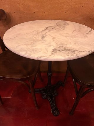 Mesa redonda de mármol Medisa 60x60 Tengo 2 unidad
