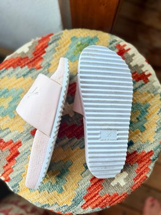 Chanclas Hugo rosas talla 36
