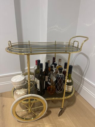 Camarera clásica dorada con cristal