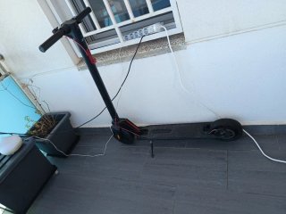 Monopatín Eléctrico Negro