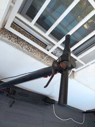 Monopatín Eléctrico Negro