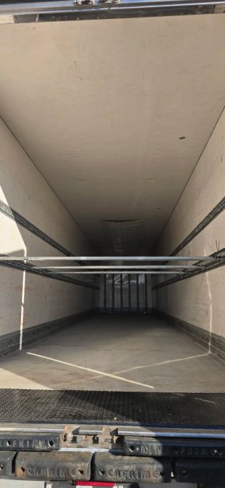 Semirremolque isotermo paquetero