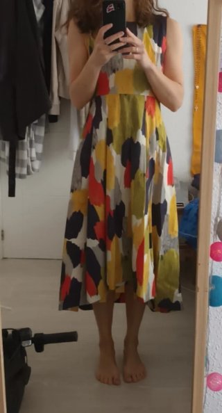Vestido COS sin mangas estampado midi