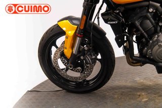 TRIUMPH TRIDENT 660