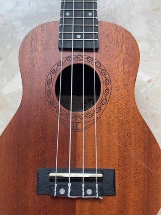 Ukelele Tanglewood TWT1 + funda y púas