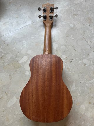 Ukelele Tanglewood TWT1 + funda y púas