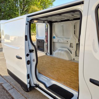 Renault Trafic 2025  **2.600km**