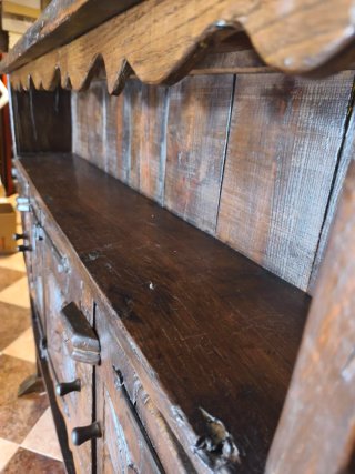 Alacena / Mueble Rústico de Madera Maciza Tallada