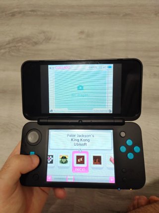 Nintendo 2DS XL Negra y Azul