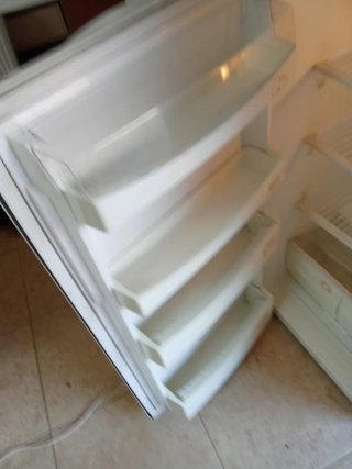 Nevera con congelador blanca