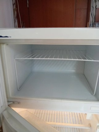Nevera con congelador blanca