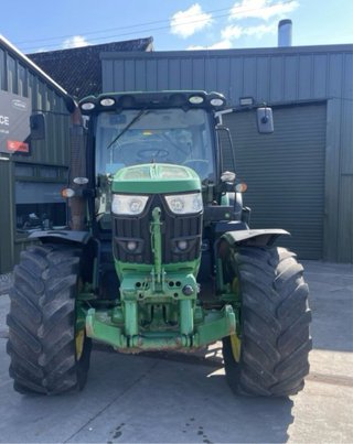 Tractor John Deere 6150R con tripuntal