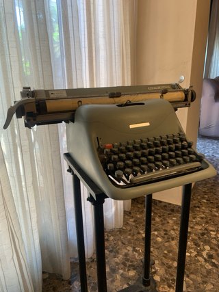 Máquina de escribir VINTAGE Olivetti Lexicon 80