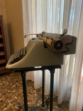 Máquina de escribir VINTAGE Olivetti Lexicon 80
