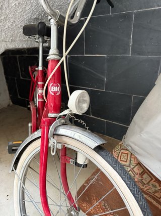 Bicicleta plegable BH roja de los 80
