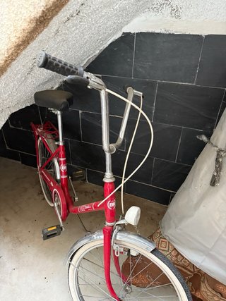 Bicicleta plegable BH roja de los 80