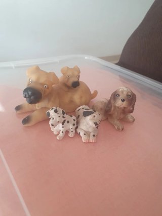 Lote 4 figuras de perros decorativas