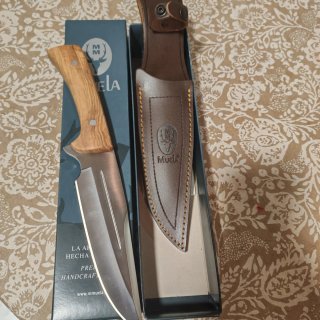 Cuchillo de caza Muela con funda