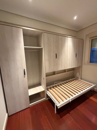 Mueble con cama abatible y armarios – 3,25 x 2,40