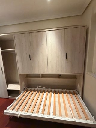 Mueble con cama abatible y armarios – 3,25 x 2,40