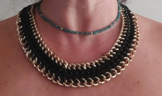 Dos collares de cadena